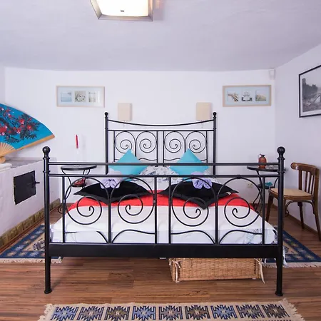 Pensiunea La Gura Portitei - ゲストハウス 3*